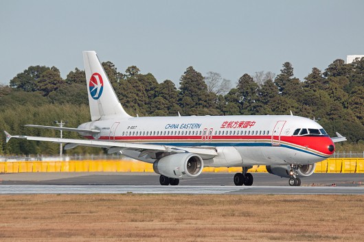 MU/CES/中国東方航空 A320 B-6756