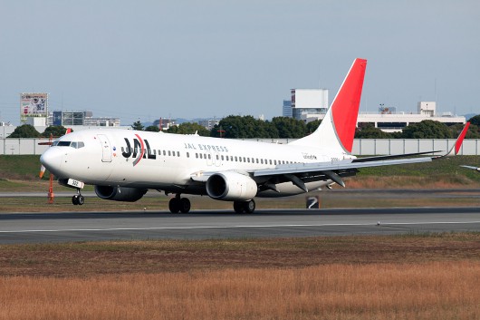 JL/JAL/日本航空  B737-800 JA322J