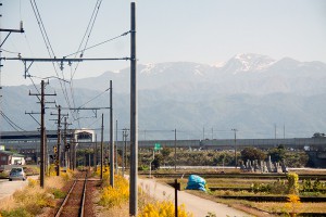 北陸新幹線と立山連峰