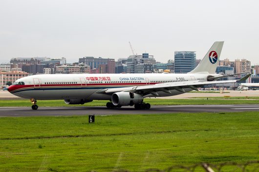 MU/CES/中国東方航空 A330-300 B-6100