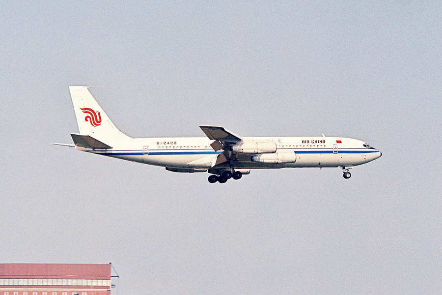 懐かしシリーズ”中国国際航空のB707 B-2420” | 旅と飛行機のTRAVAIR-BLOG
