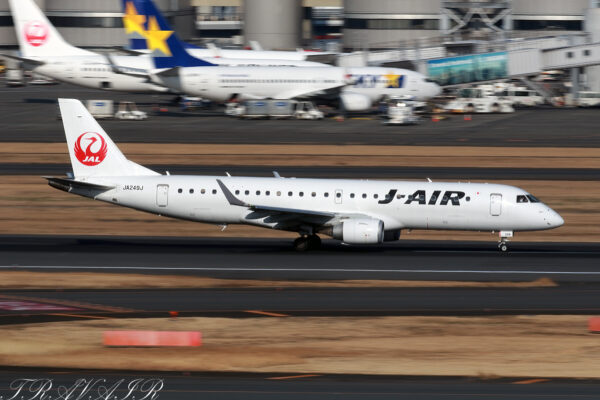 JL/JAL/日本航空 JL157 ERJ190 JA249J