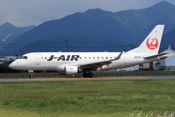 JL/JAL/日本航空 JL2235 ERJ-170 JA222J