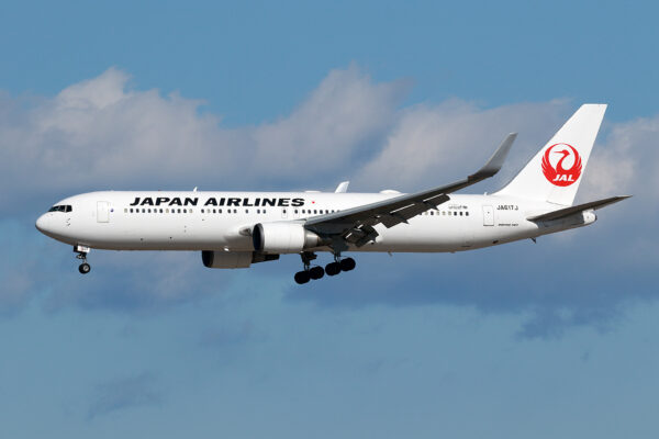 JL/JAL/日本航空 JL802 B767-300ER JA617J