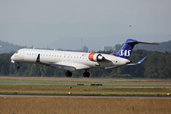 SK/SAS/スカンジナビア航空 SK605 CRJ-900LR ES-ACJ