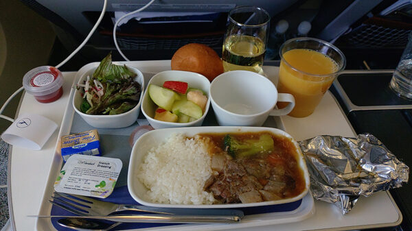 LH712機内食