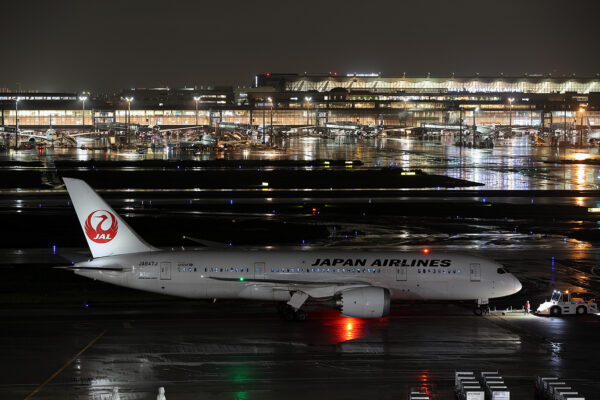 2024.8.31 19:40撮影 JL/JAL/日本航空 B787-8