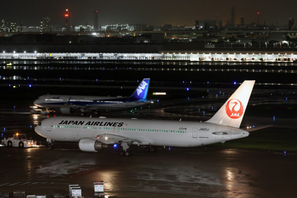 2024.8.31 19:40撮影 JL/JAL/日本航空 B767-300ER