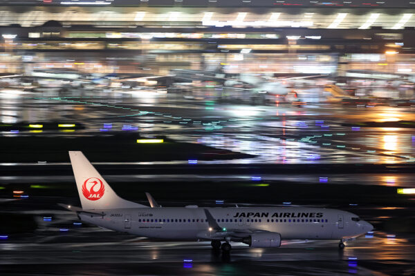 2024.8.31 20:19撮影 JL/JAL/日本航空 B737-800