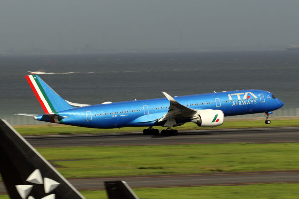 AZ/ITY/ITAエアウェイズ AZ793 A350-900 EI-IFA