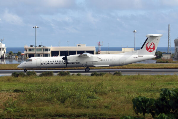 NU/JTA/日本トランスオーシャン航空  DHC-8Combi JA83RC