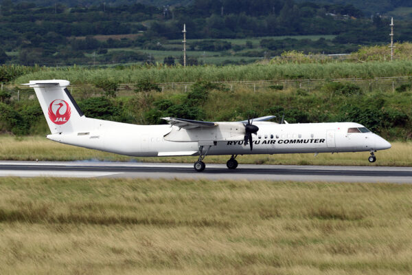 NU/JTA/日本トランスオーシャン航空  DHC-8Combi JA85RC