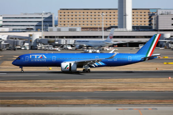 AZ/ITY/ITAエアウェイズ  A350-900 EI-IFA