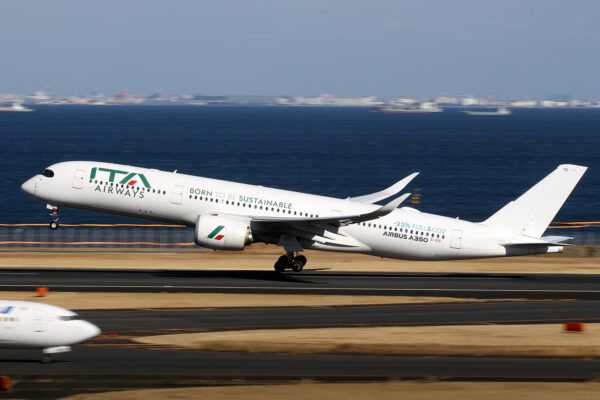 AZ/ITY/ITAエアウェイズ AZ793 A350-900 EI-IFD