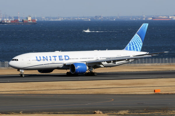 UA/UAL/ユナイテッド航空 UA875 B777-200ER N79011