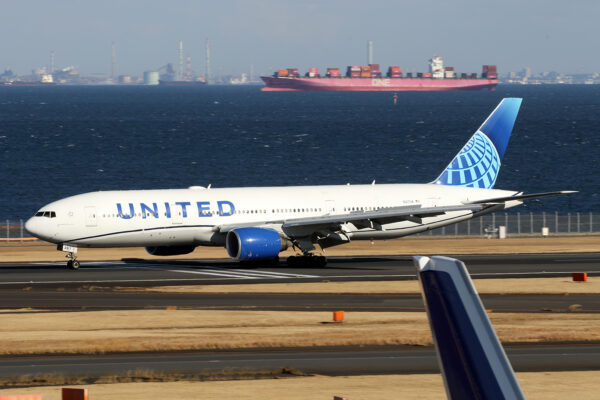 UA/UAL/ユナイテッド航空 UA131 B777-200ER N217UA