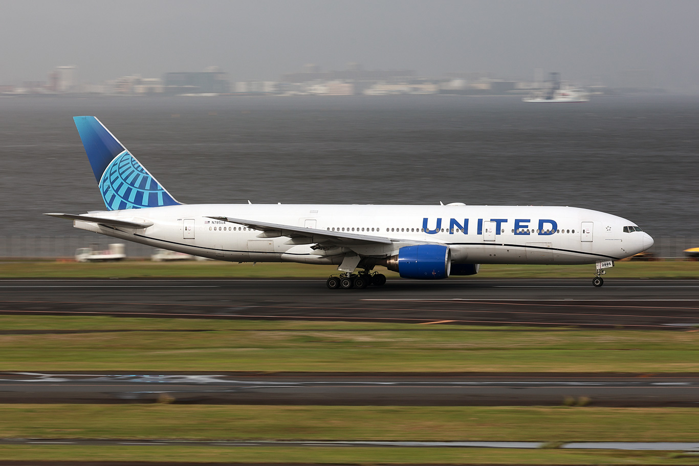 UA/UAL/ユナイテッド航空 UA876 B777-200ER N785UA