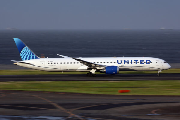 UA/UAL/ユナイテッド航空 UA882 B787-10 N14019
