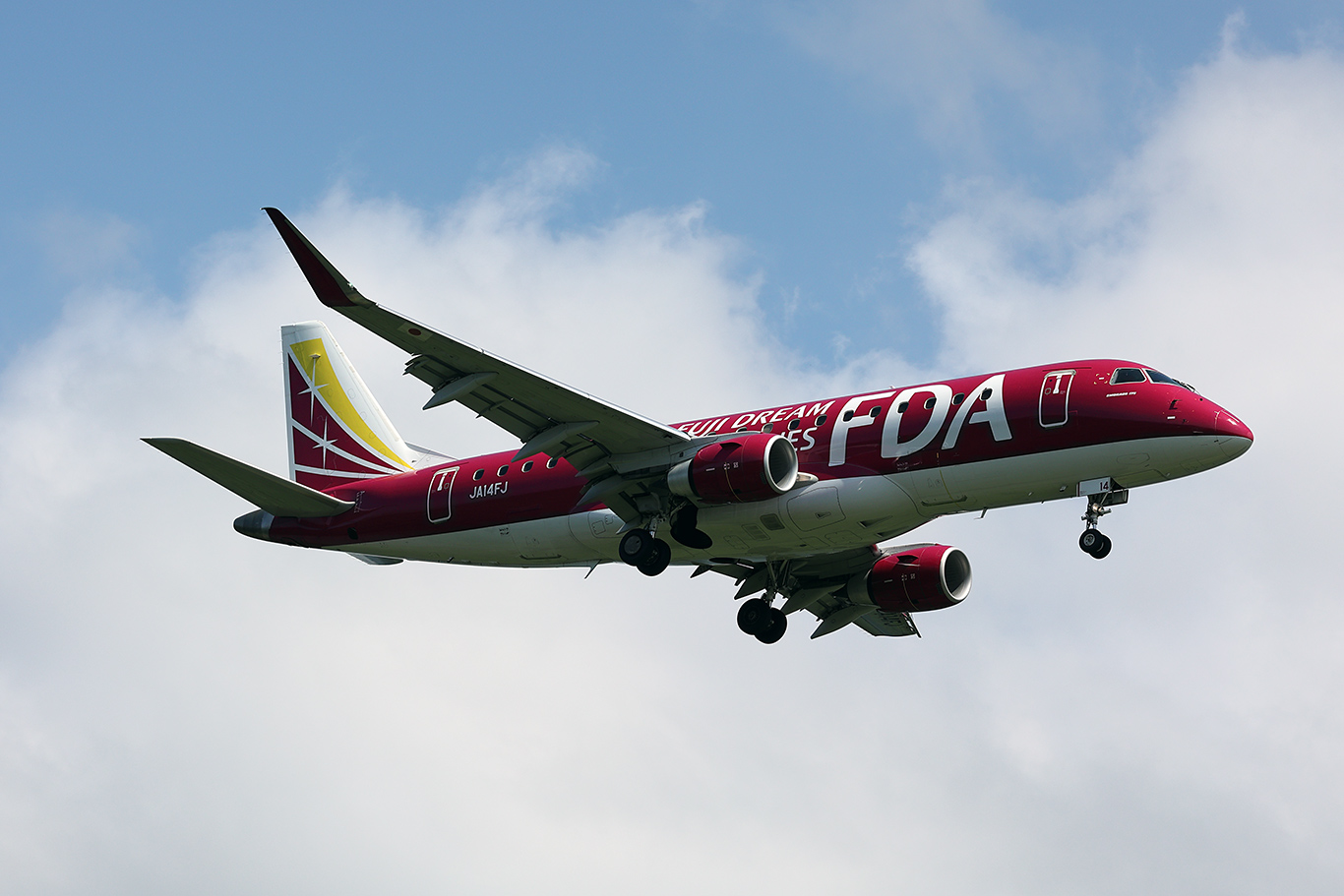JH/FDA/フジドリームエアラインズ JH833 Embraer E175 JA14FJ
