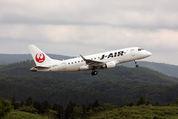 XM/JLJ/ジェイエア JL2806 ERJ-170 JA213J