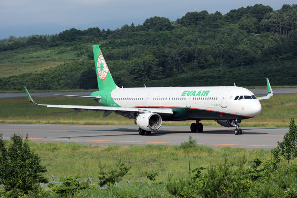BR/EVA/エバー航空 BR121 A321 B-16226