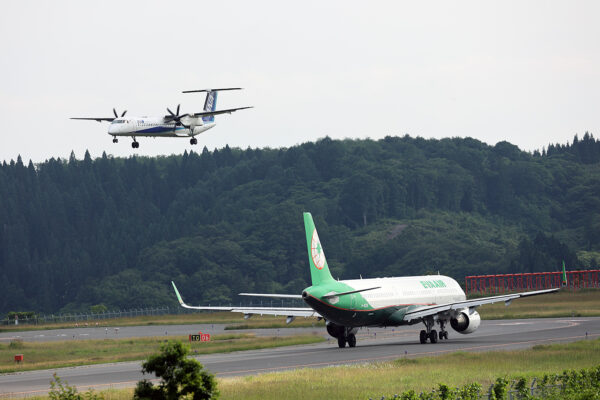 NH/ANA/全日空 NH1853 DHC-8-400 JA842A