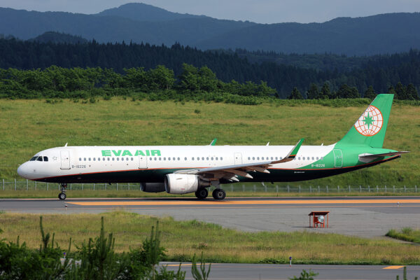 BR/EVA/エバー航空 BR121 A321 B-16226