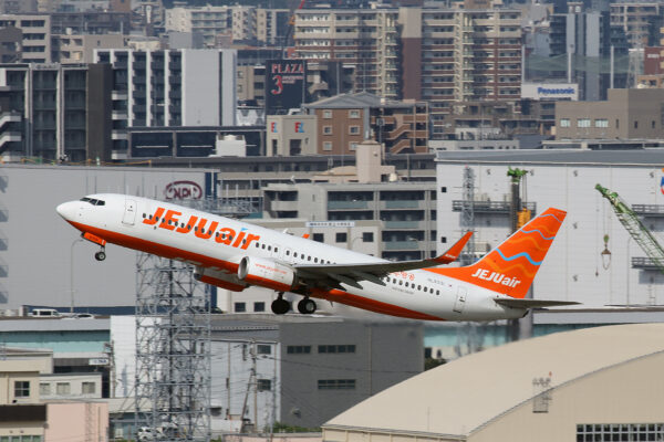 7C/JJA/チェジュ航空 7C1452 B737-800 HL8331