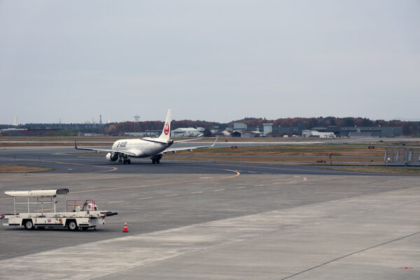 JL/JAL/日本航空 JL156 ERJ190 JA244J