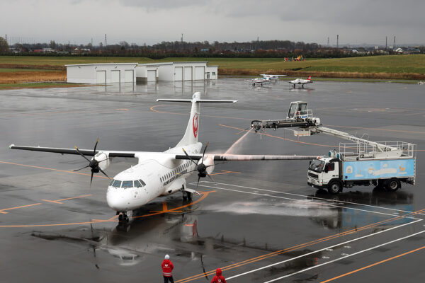 3X/JAC/日本エアコミューター JL2748 ATR42-600 JA04JC