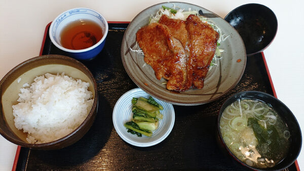 焼肉定食(1100円)
