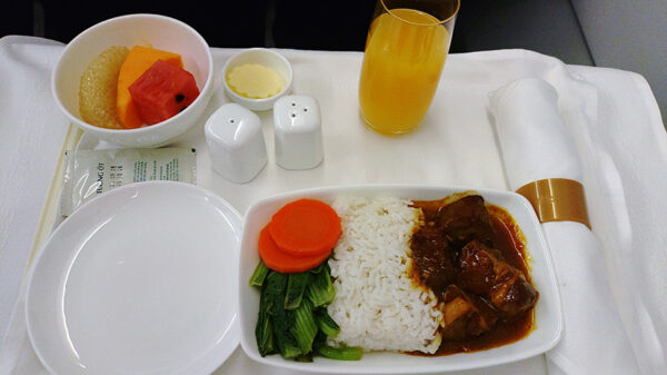 ビジネスクラスの機内食