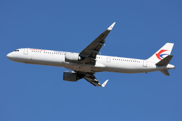 MU/CES/中国東方航空 MU728 A320Neo B-32KD